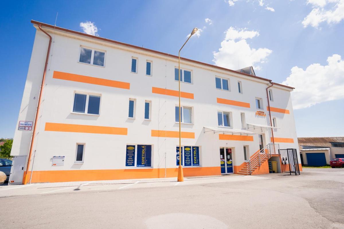 Apartmany Pokoj Zvolen Buitenkant foto
